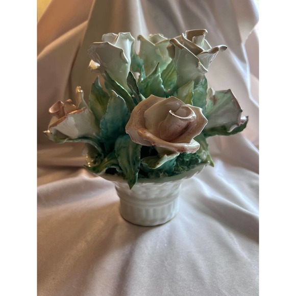 Hand painted, glazed Ceramic Flower Arrangement - Picture 4 of 10